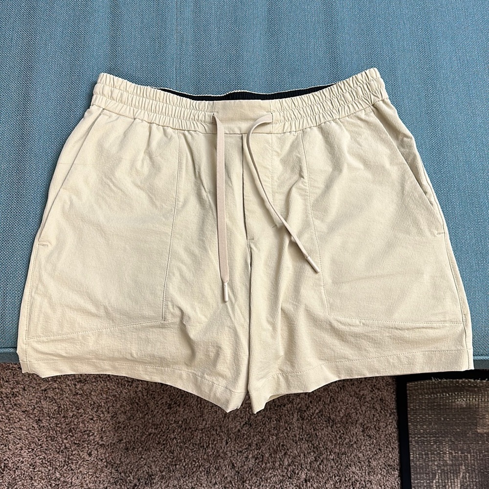 Lululemon Bowline Shorts 5”